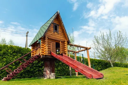 baumhaus-haus-baum-garten-bauen-holz-18